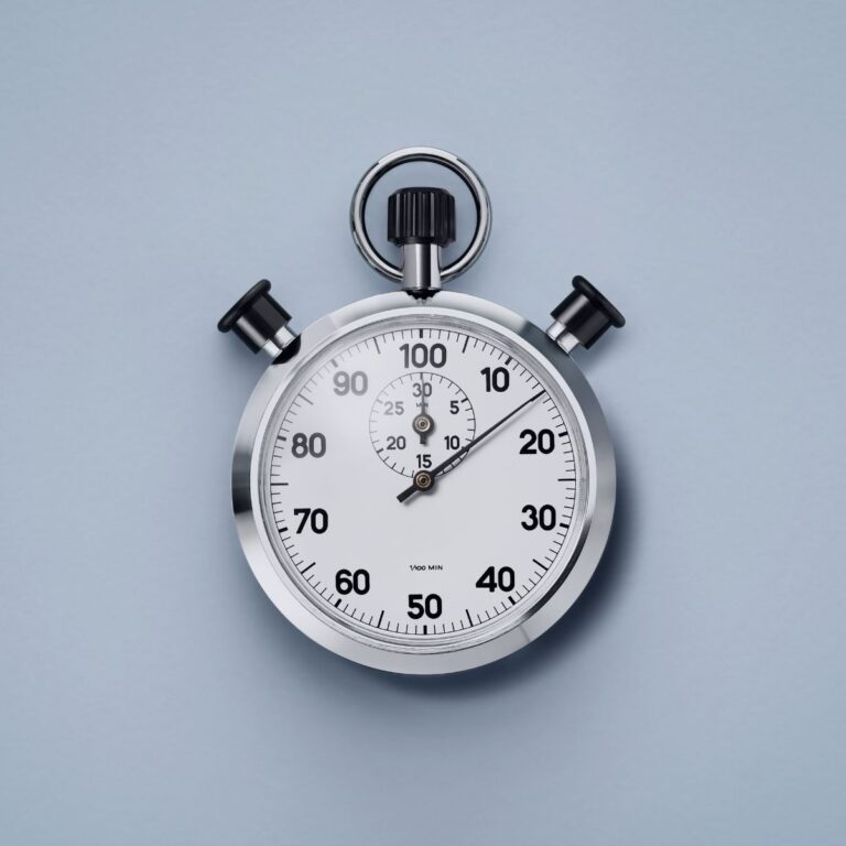 Timing the Market: How to Decide If You Should Sell Before or After EOFY